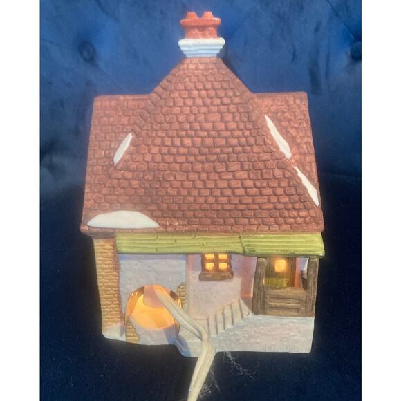 Department 56 Thomas Kersey Coffee House without the original box. - Picture 4 of 7